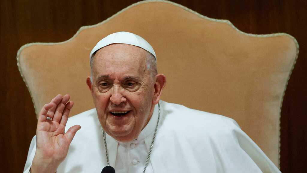 Pope Francis does it again! Pontiff uses homophobic slur weeks after issuing apology