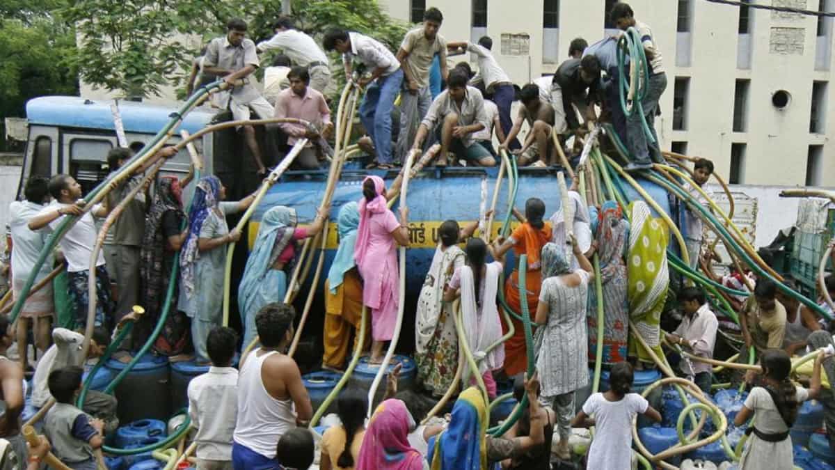 Delhi water crisis: India Supreme Court pulls up AAP govt for inaction on tanker mafia