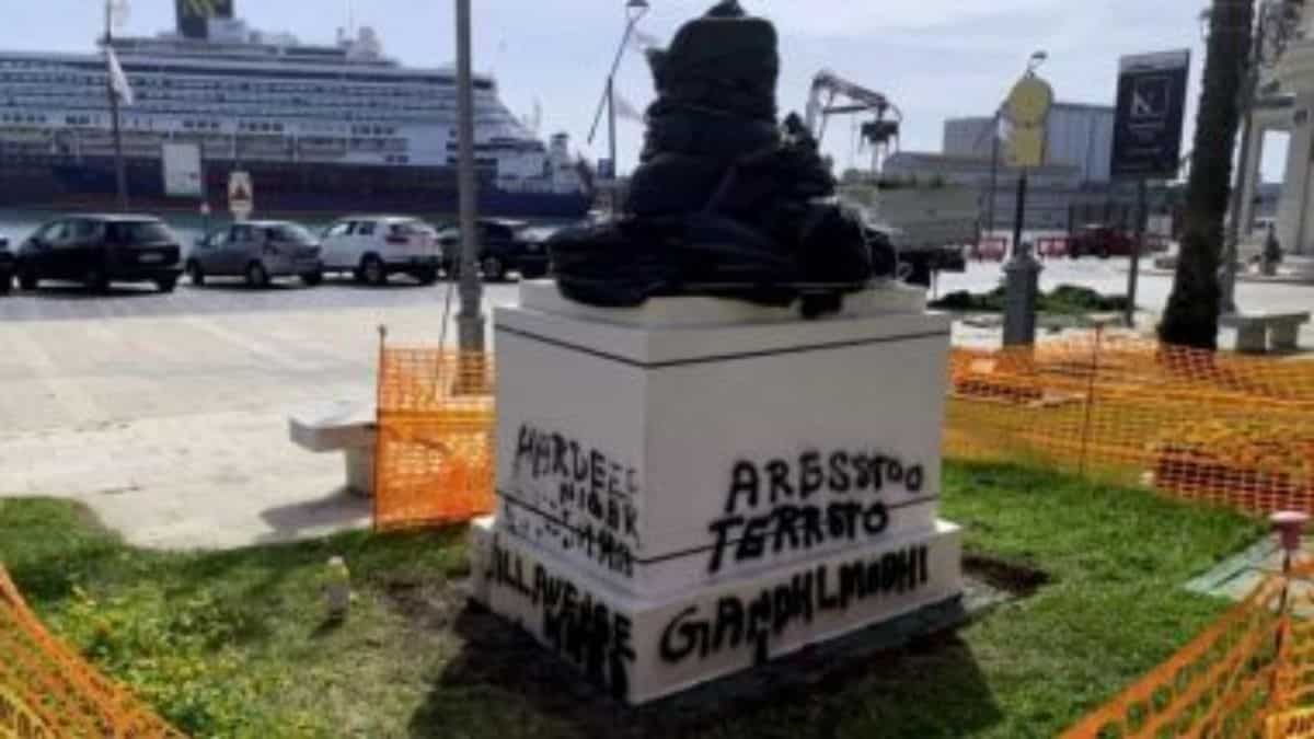 Mahatma Gandhi's statue 'vandalised' by Khalistani extremists in Italy ahead of PM Modi's visit Mahatma Gandhi's statue 'vandalised' by Khalistani extremists in Italy ahead of PM Modi's visit