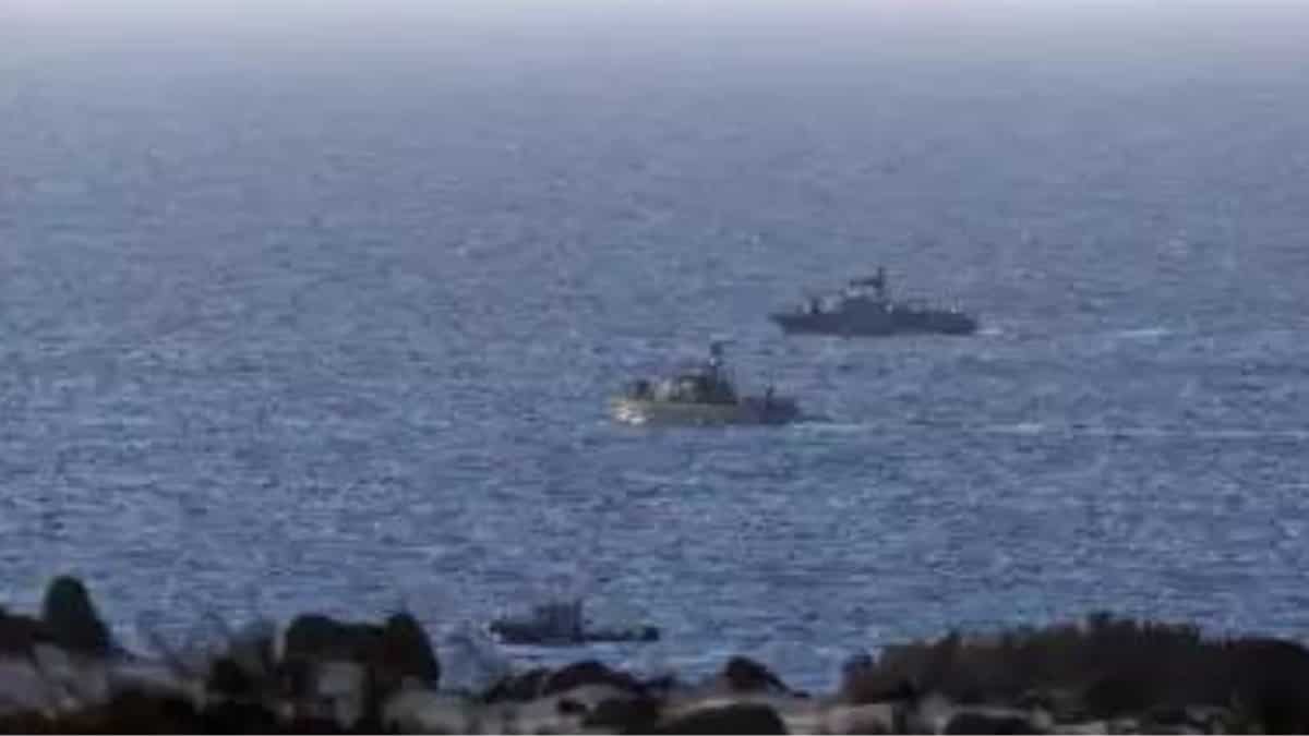 Houthis strike cargo carrier in the Gulf of Aden with cruise missiles Houthis strike cargo carrier in the Gulf of Aden with cruise missiles