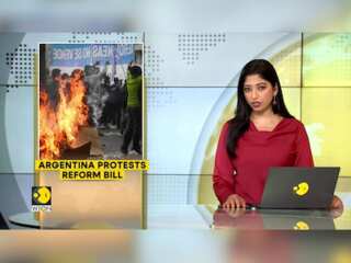 Argentina: Riots rage outside Argentine Congress | Protesters vs Cops in Buenos Aires