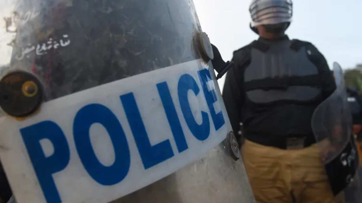 Pakistan cops foil attempt to marry off minor girl to 72-year-old man Pakistan cops foil attempt to marry off minor girl to 72-year-old man