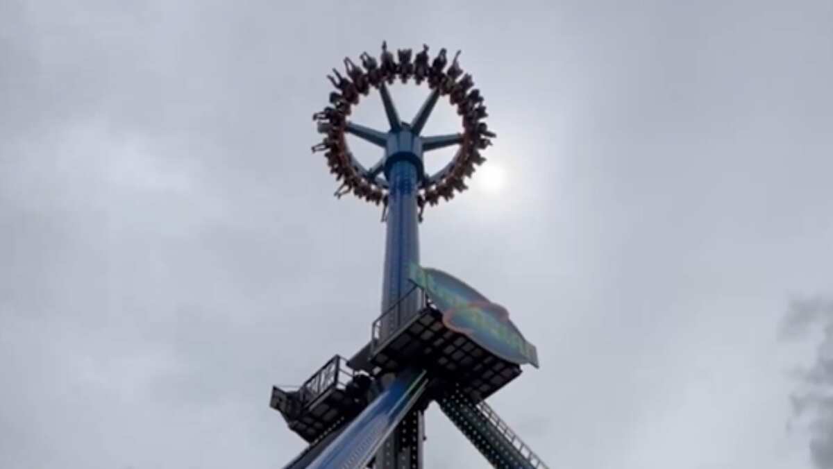 Watch | Terrifying ride malfunction leaves US amusement park guests ...