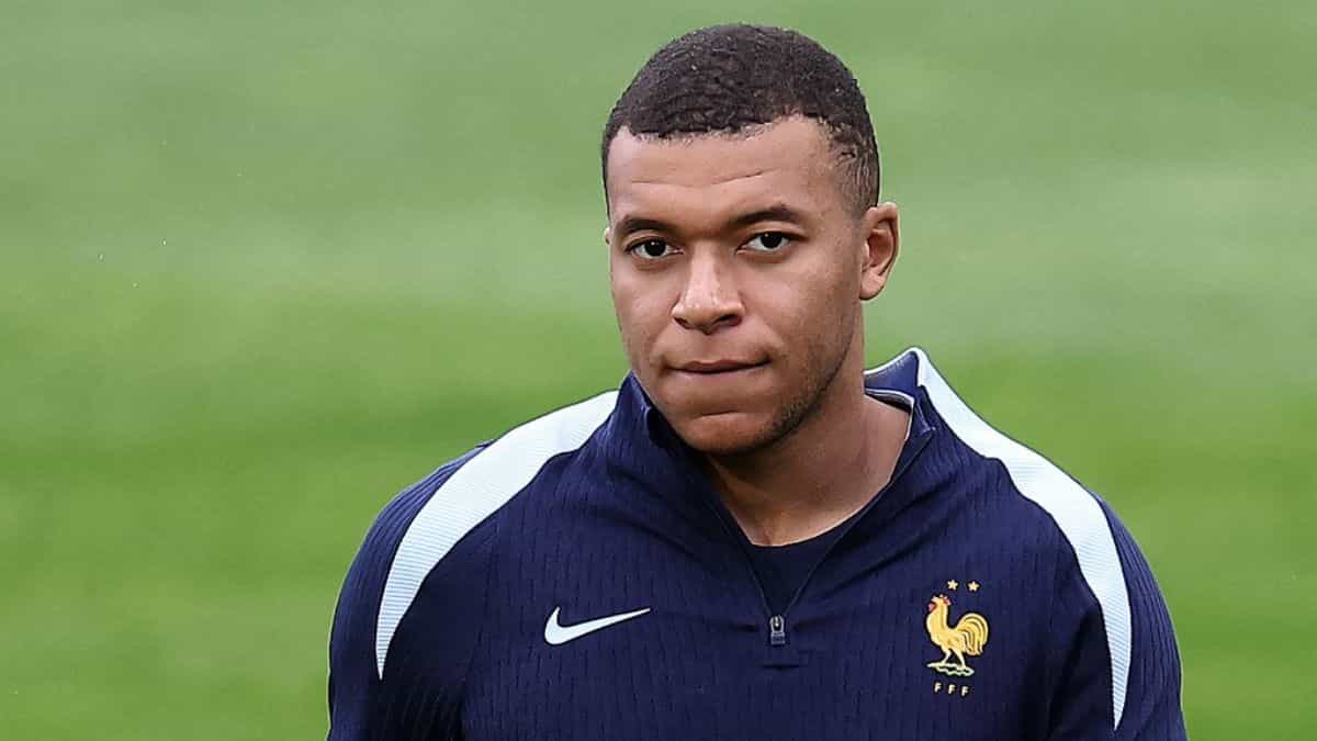 Real Madrid set to unveil latest 'Galáctico' Kylian Mbappe as fans get ready to throng Santiago Bernebau Real Madrid set to unveil latest 'Galáctico' Kylian Mbappe as fans get ready to throng Santiago Bernebau