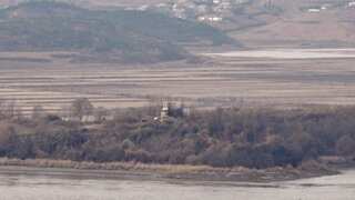 South Korea fired warning shots after North Korean soldiers crossed the border again: Seoul