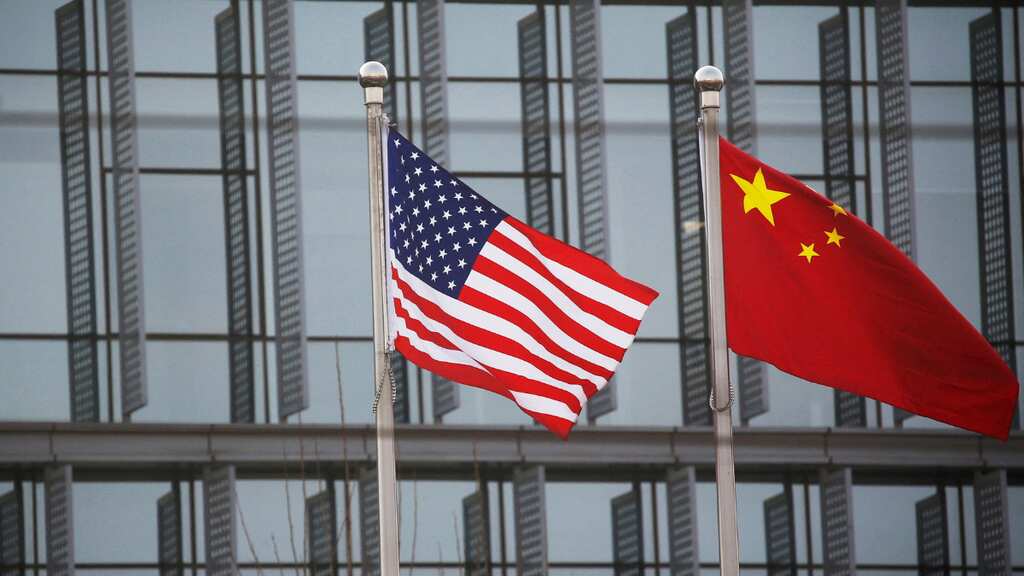 US probing China Telecom, China Mobile over internet, cloud risks