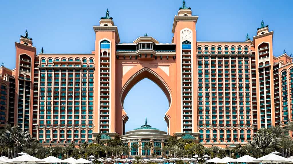 Indian mom hangs clothes on balcony of Dubai's Atlantis, The Palm; hotel reacts to viral video