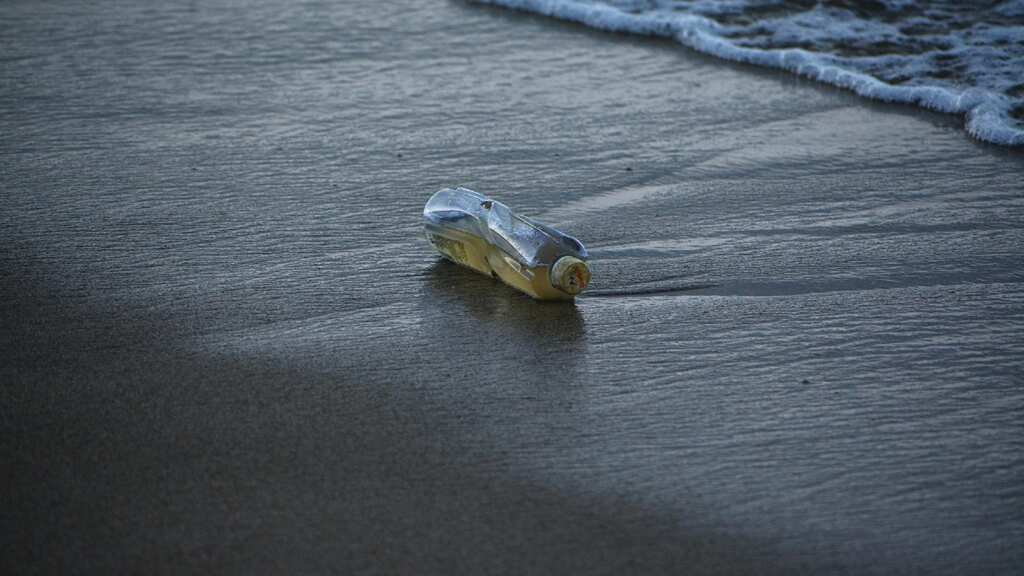 Sri Lanka: Four fishermen die after drinking unknown liquid from bottles found in sea