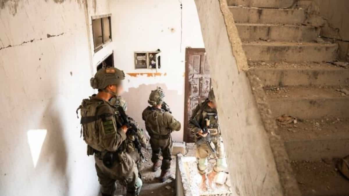 IDF strikes Hamas targets in Shejaiya, killing at least 40 militants