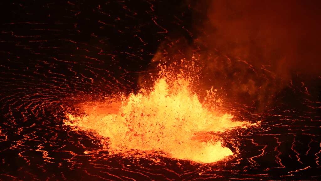 Hawaii’s Kilauea Volcano records 30 earthquakes per hour. Is it on verge of eruption?