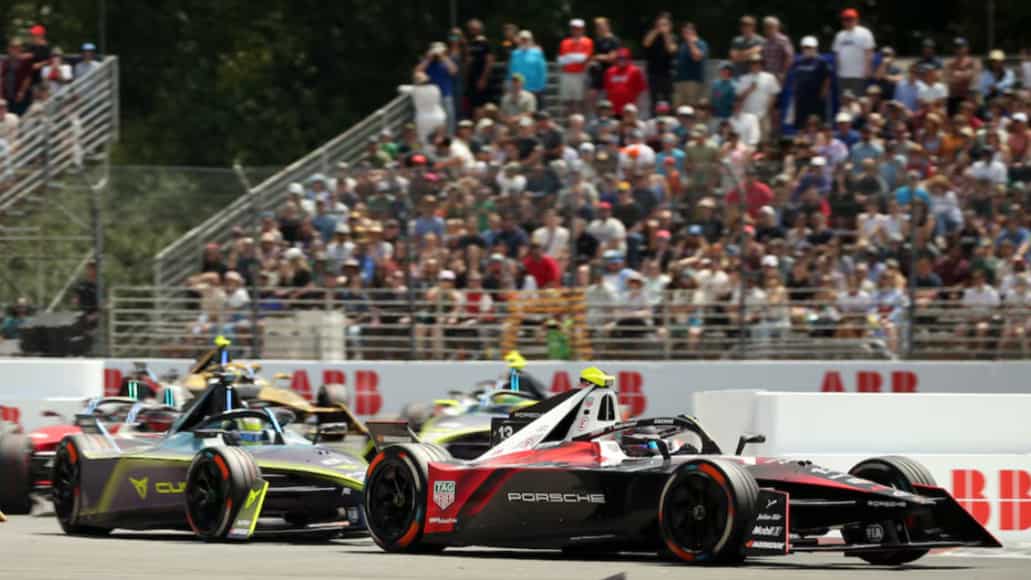 Formula E title battle goes down to London finale