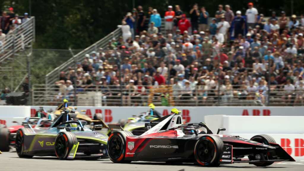 Formula E title battle goes down to London finale