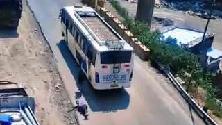 WATCH | Amarnath Yatra pilgrims jump off moving bus after brakes fail; 10 injured