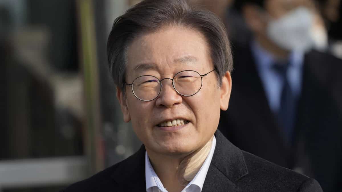 Man who stabbed South Korean opposition leader Lee sentenced to 15 years in prison
