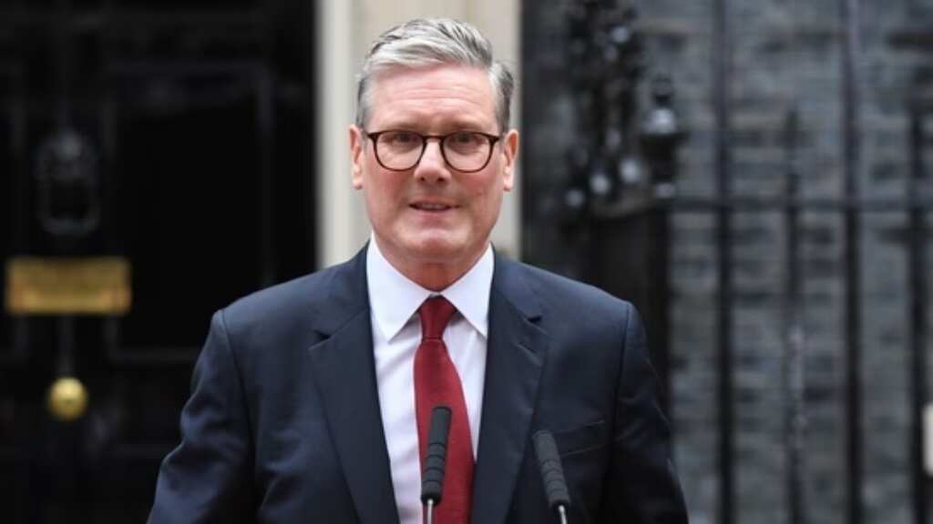 Starmer accuses Tories of leaving England’s health service ‘broken’