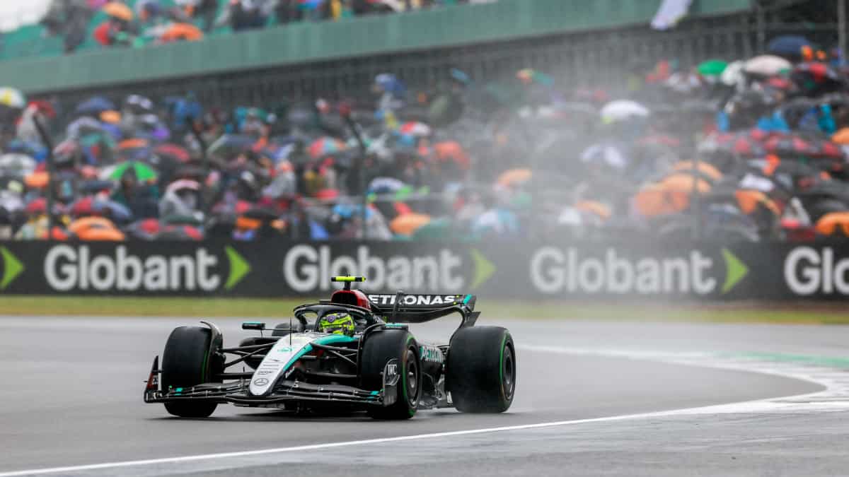 British Grand Prix: Mercedes' Lewis Hamilton holds off Max Verstappen for first win in three years British Grand Prix: Mercedes' Lewis Hamilton holds off Max Verstappen for first win in three years