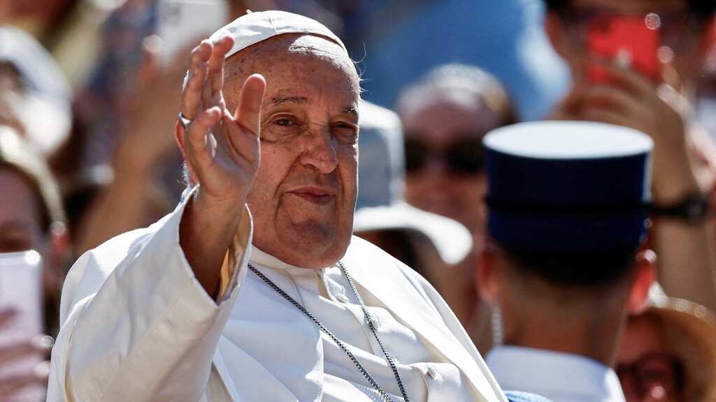 Pope Francis deplores state of democracy amid France vote, warns against ‘populists’
