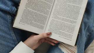 How to stop staring at your screen and read a book