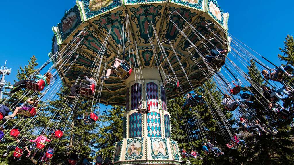 Teenager girl falls off ride in Canada’s amusement park, in critical condition