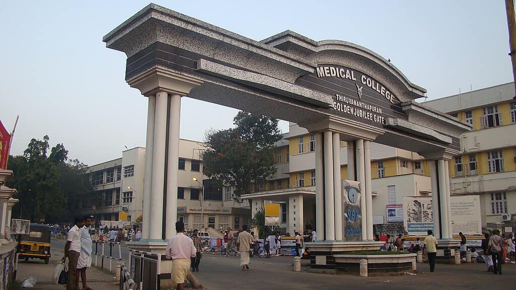 Patient stuck for two nights in Kerala's medical college hospital, three staffers suspended Patient stuck for two nights in Kerala's medical college hospital, three staffers suspended