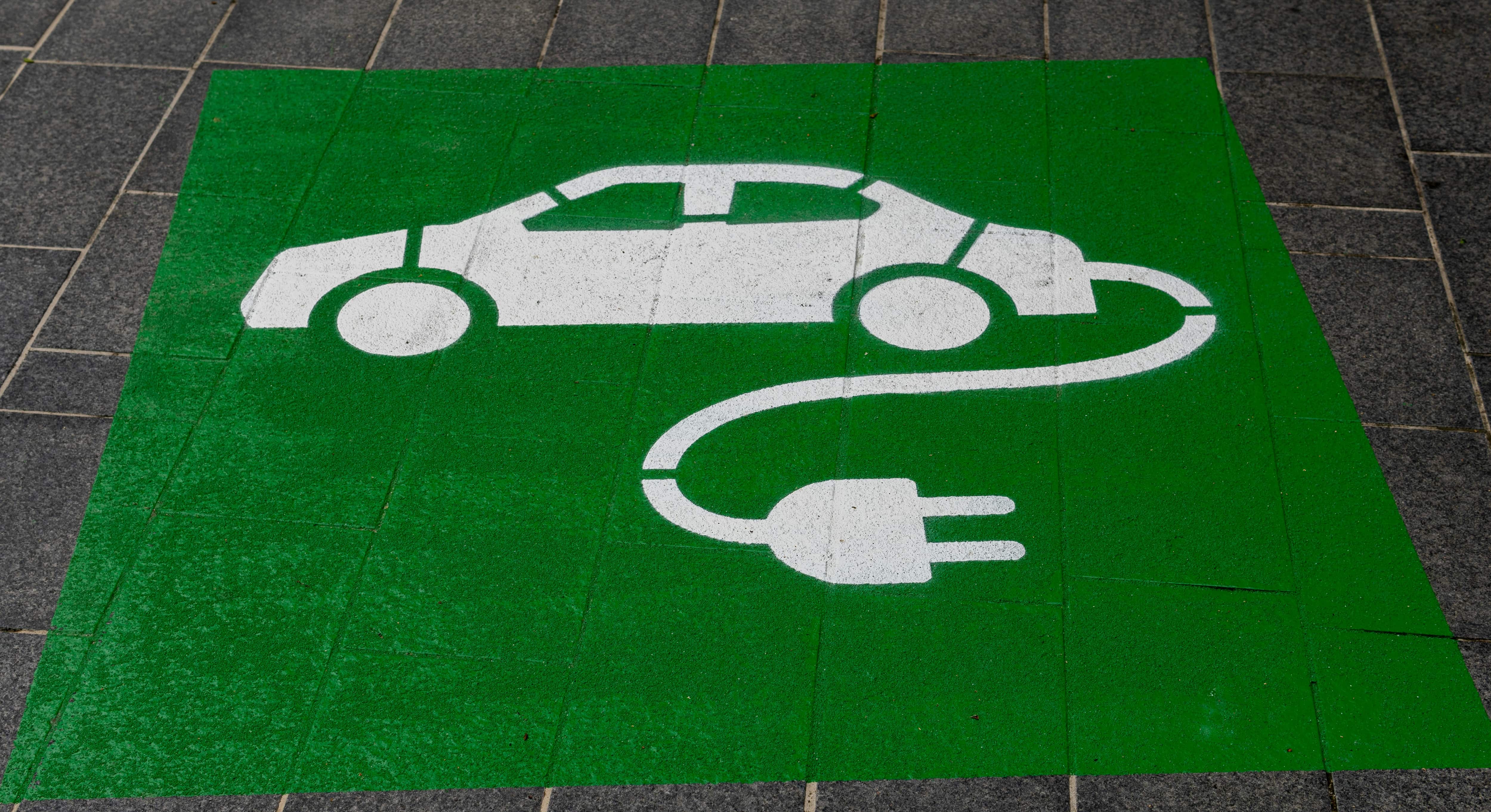 Unifor urges Canadian government to impose tariffs on Chinese-made EVs