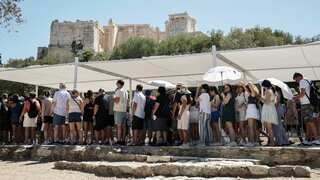 Amid soaring temperatures in Greece, government restricts outdoor work