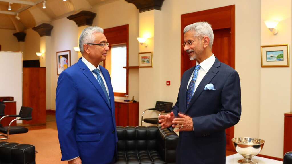 India to help Mauritius launch a satellite; extends support on Chagos