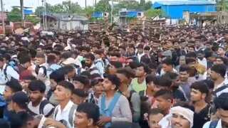 Stampede scare at Mumbai airport as 25,000 aspirants appear for limited vacancies