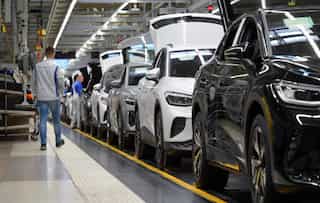 EU new car sales hit highest level since 2019 amid shifting market dynamics