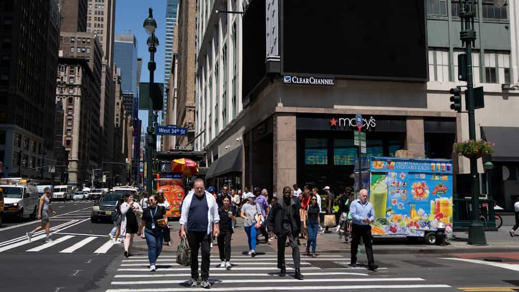 Pervs masturbating in the open in New York City up by 51%: Report