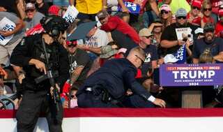 After Trump was shot, he argued with Secret Service agents about being put on stretcher