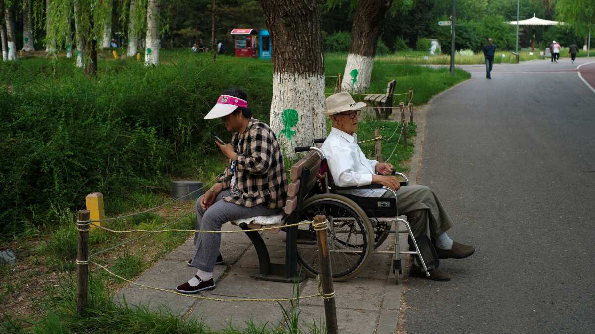 Delayed retirements: China's answer to pension woes