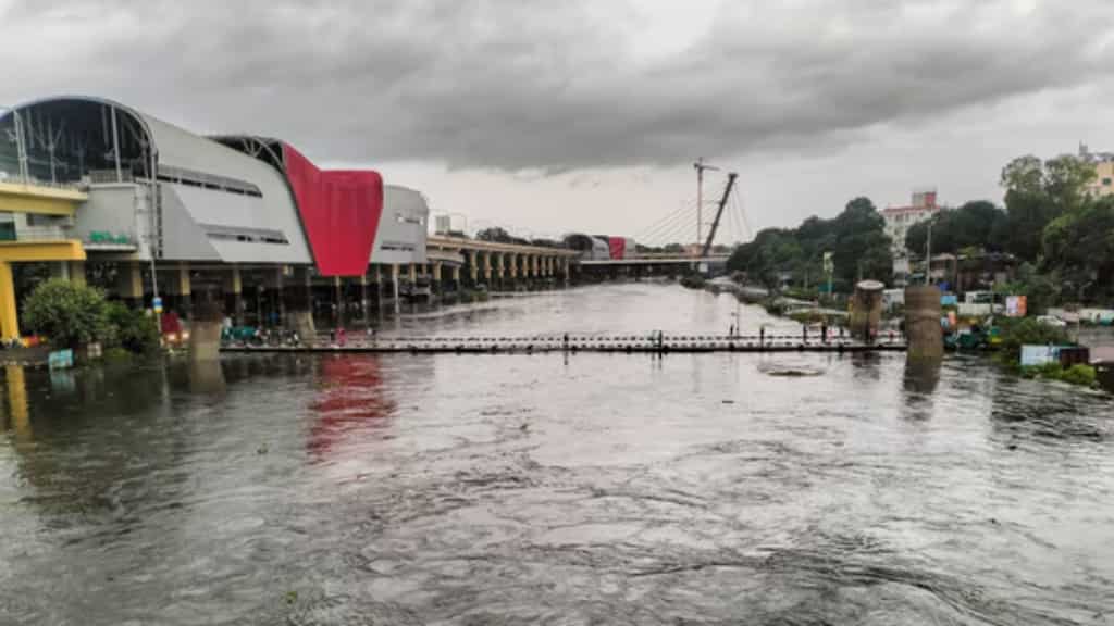 Heavy rains devastate Maharashtra, Gujarat: Four killed, hundreds evacuated amid flood risk