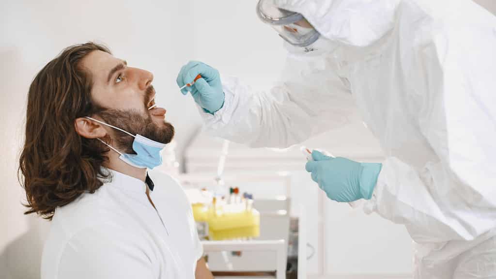 'Eureka moment': Scientists discover THIS common mouth bacteria can 'melt' cancer