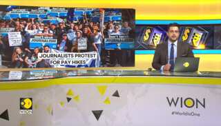 Australian journalists protest for pay hikes
