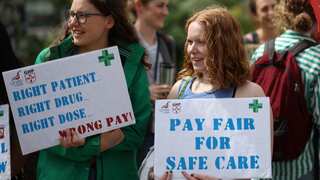 UK government strikes pay deal with junior doctors to end NHS walkouts