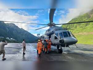 Kedarnath cloudburst: Indian Air Force's Chinook, MI17 start rescue operations