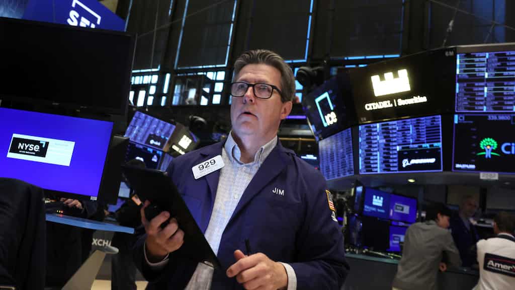 Fears for US economy drive tech-led global stock slump