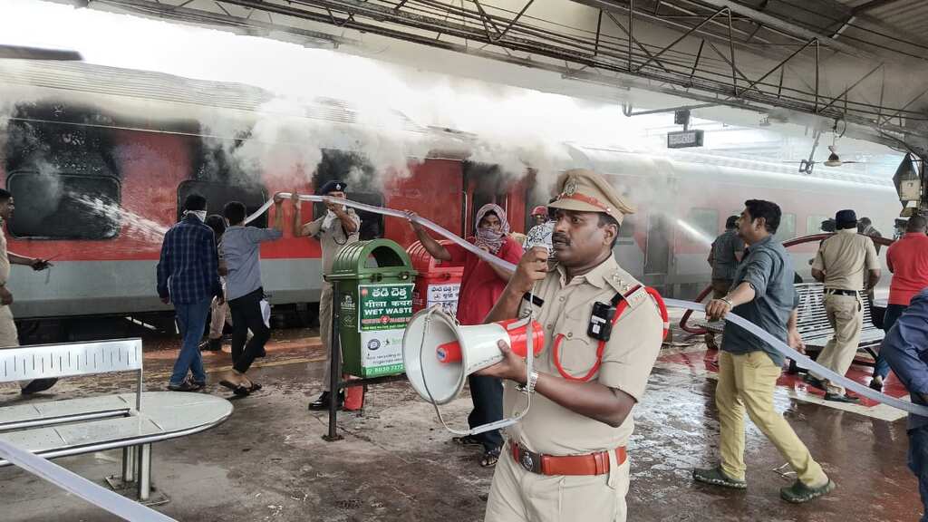 Korba-Visakhapatnam Express catches fire, three coaches damaged