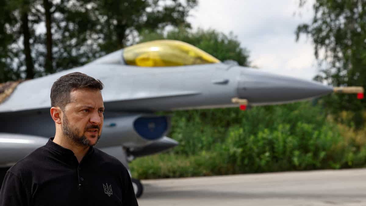 As F-16s arrive in Ukraine, Russia starts targeting bases of advanced fighter jet