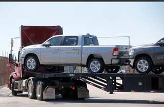 NHTSA expands investigation into nearly 1 million Dodge SUVs over door lock malfunctions