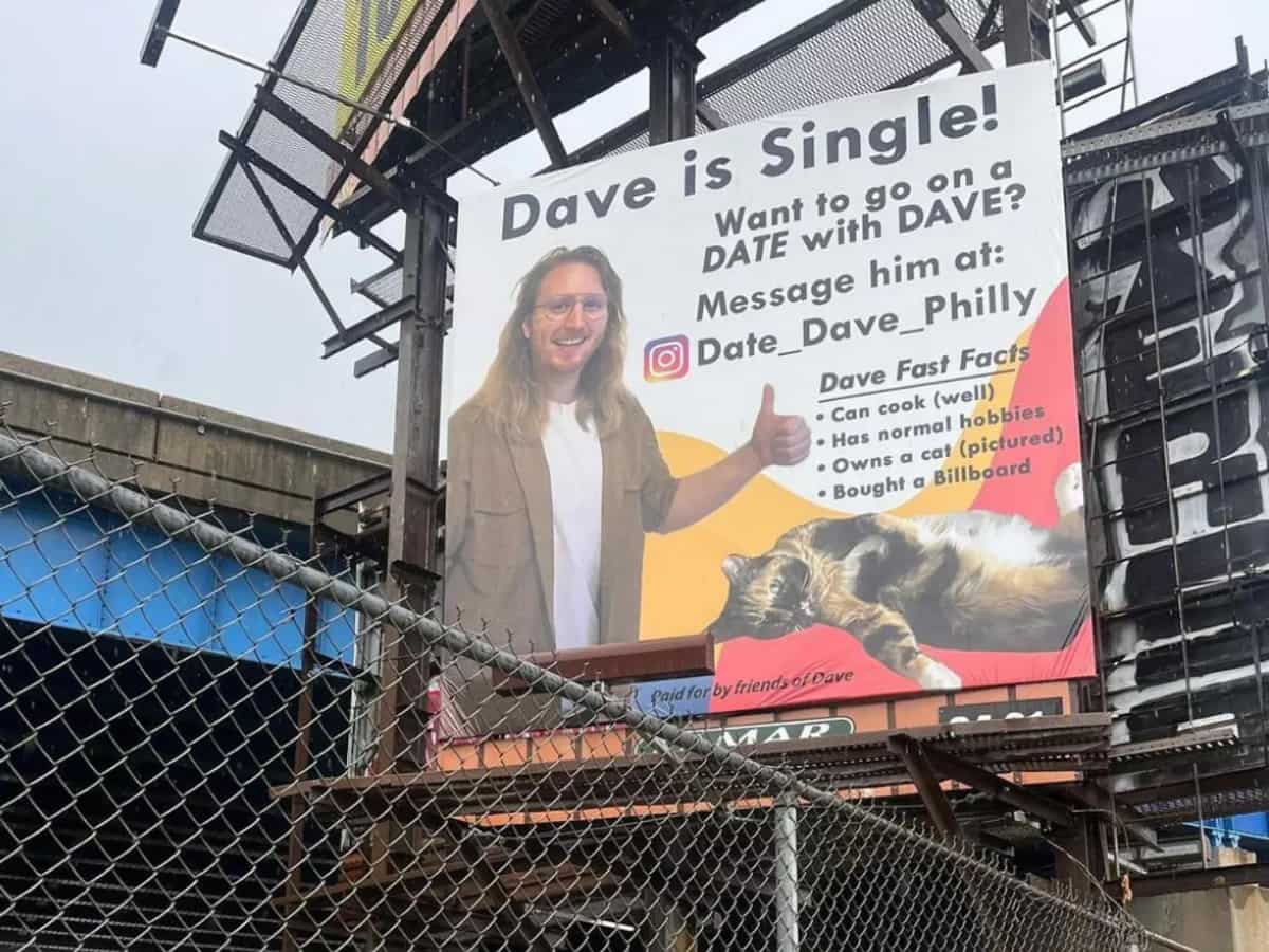 'Single man' in US rents billboard for $1000 to find a date, and women are loving his 'clever idea'