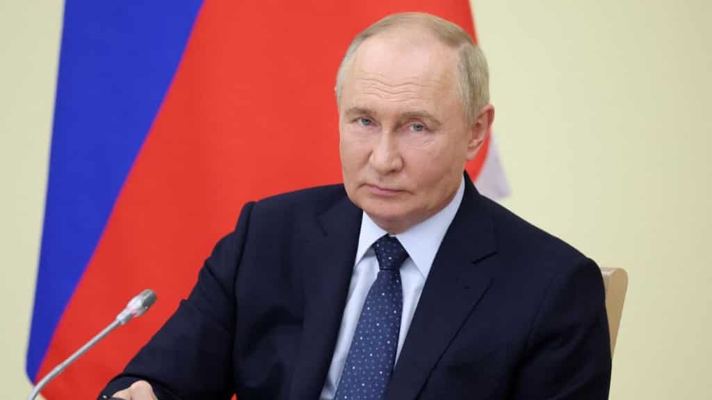 Putin to meet Iran’s president in Turkmenistan for crucial talks on Middle East unrest