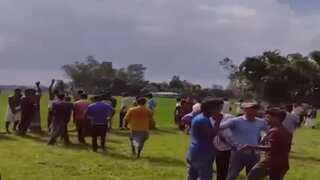 600 Bangladeshis attempt to cross into India's West Bengal fearing for their lives, stopped by border security