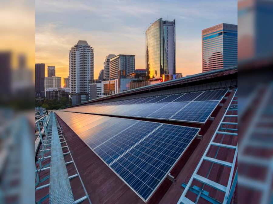 Oxford scientists develop ultra-thin solar coating for efficient energy harvesting