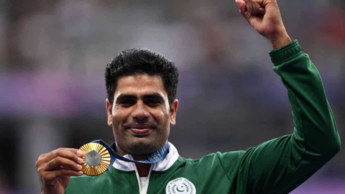 EXCLUSIVE: ‘He should think of world record now' - Arshad's first coach Fayaz Bukhari to Pakistan hero