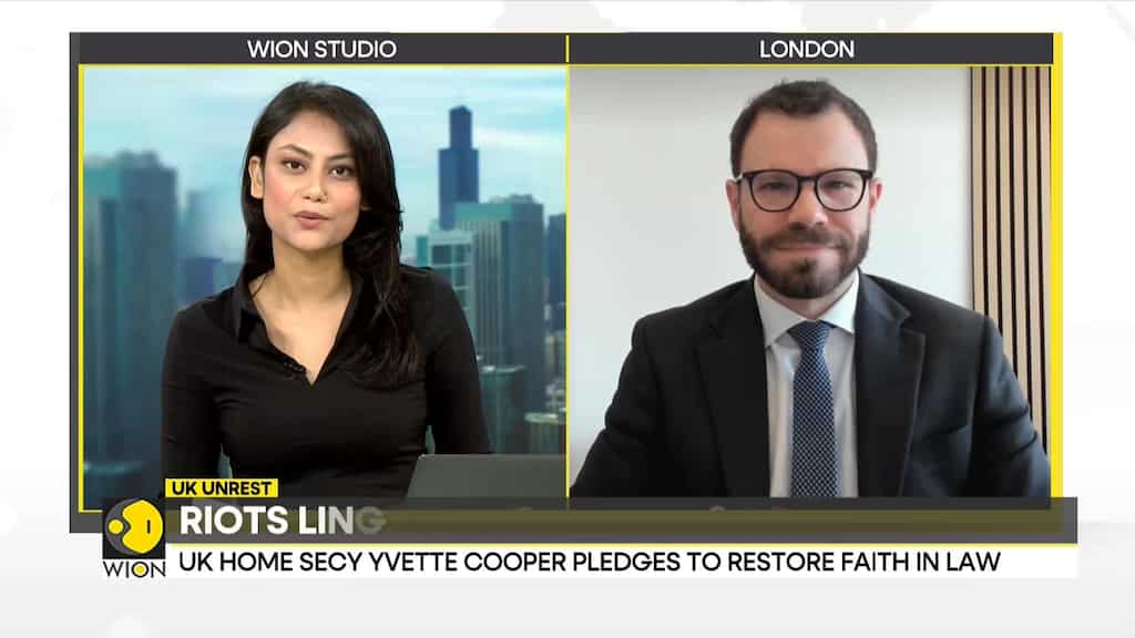 UK protest: Rioters hurl petrol bombs at fireworks at police in Londonderry