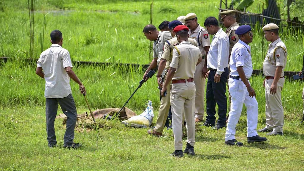 Bomb scare in Assam after ULFA (I) claims it planted explosives at 19 locations