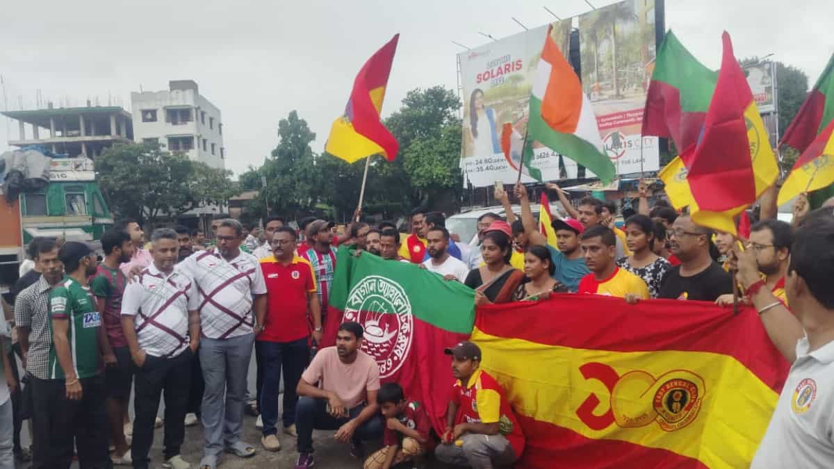 Kolkata Rape and Murder Case: Rival football fans of East Bengal, Mohun Bagan join hands to demand justice