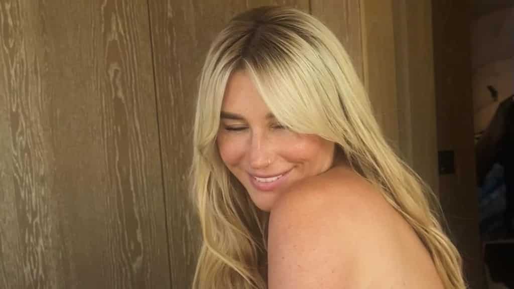 Kesha posts daring nude pics on Instagram; says, 'I'm bored of wearing clothes'